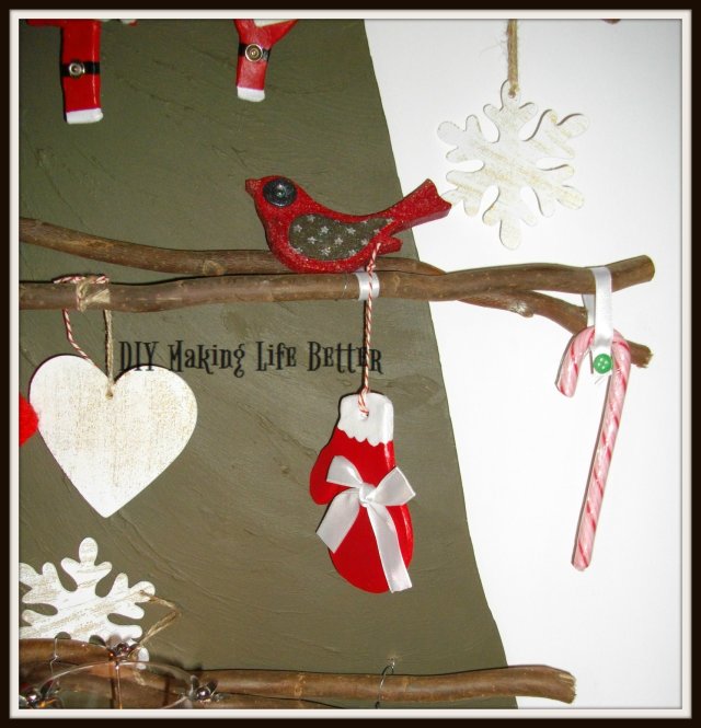 tree decorations mitten and bird